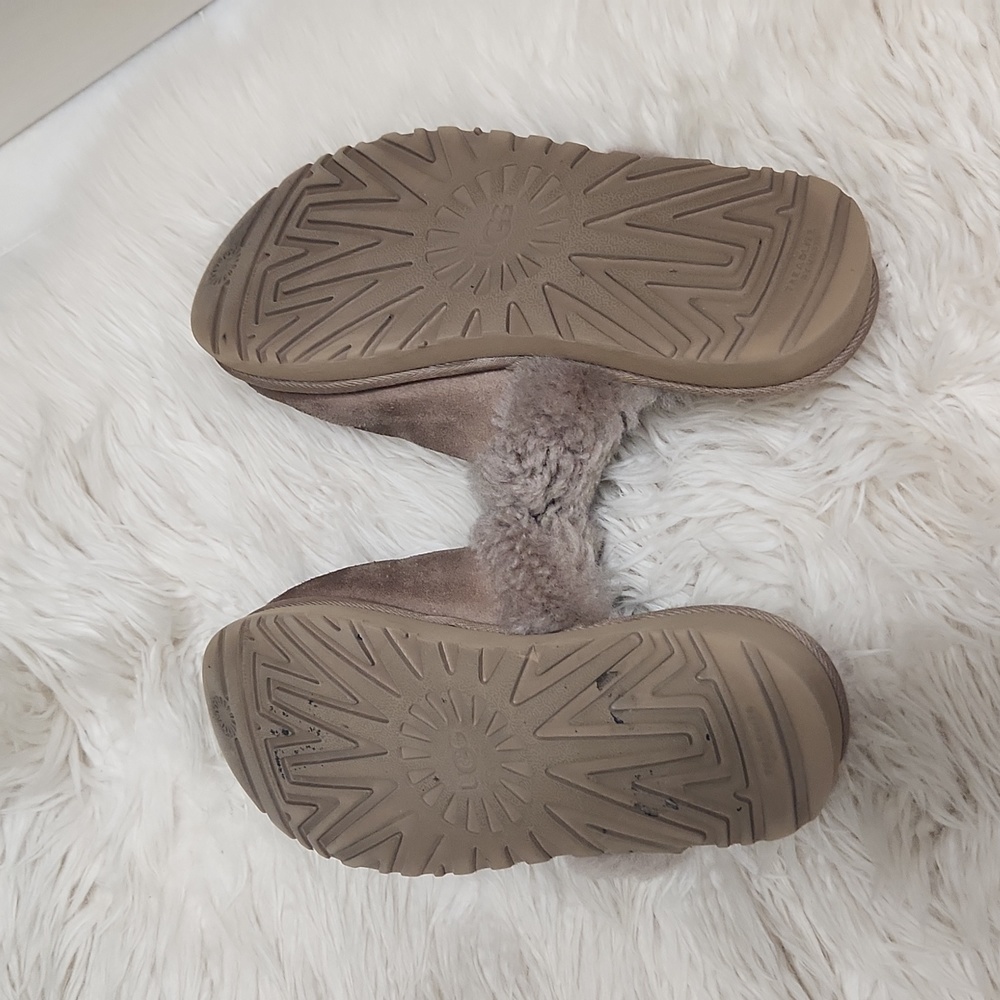 UGG Slippers - Picture 3 of 3